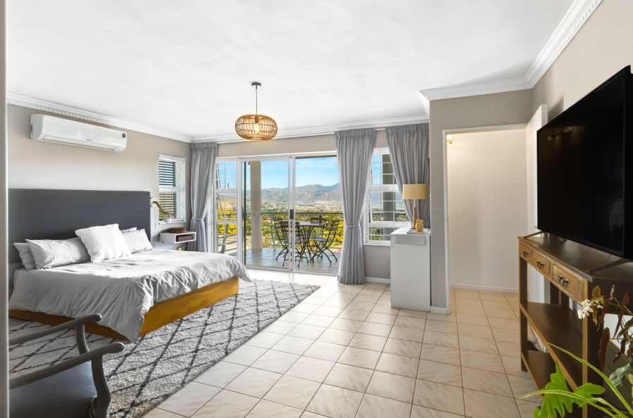 6 Bedroom Property for Sale in La Concorde Western Cape